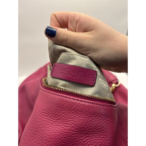 Michael Kors Nolita Large Hobo Shoulder Pink Purse - Picture 4 of 5